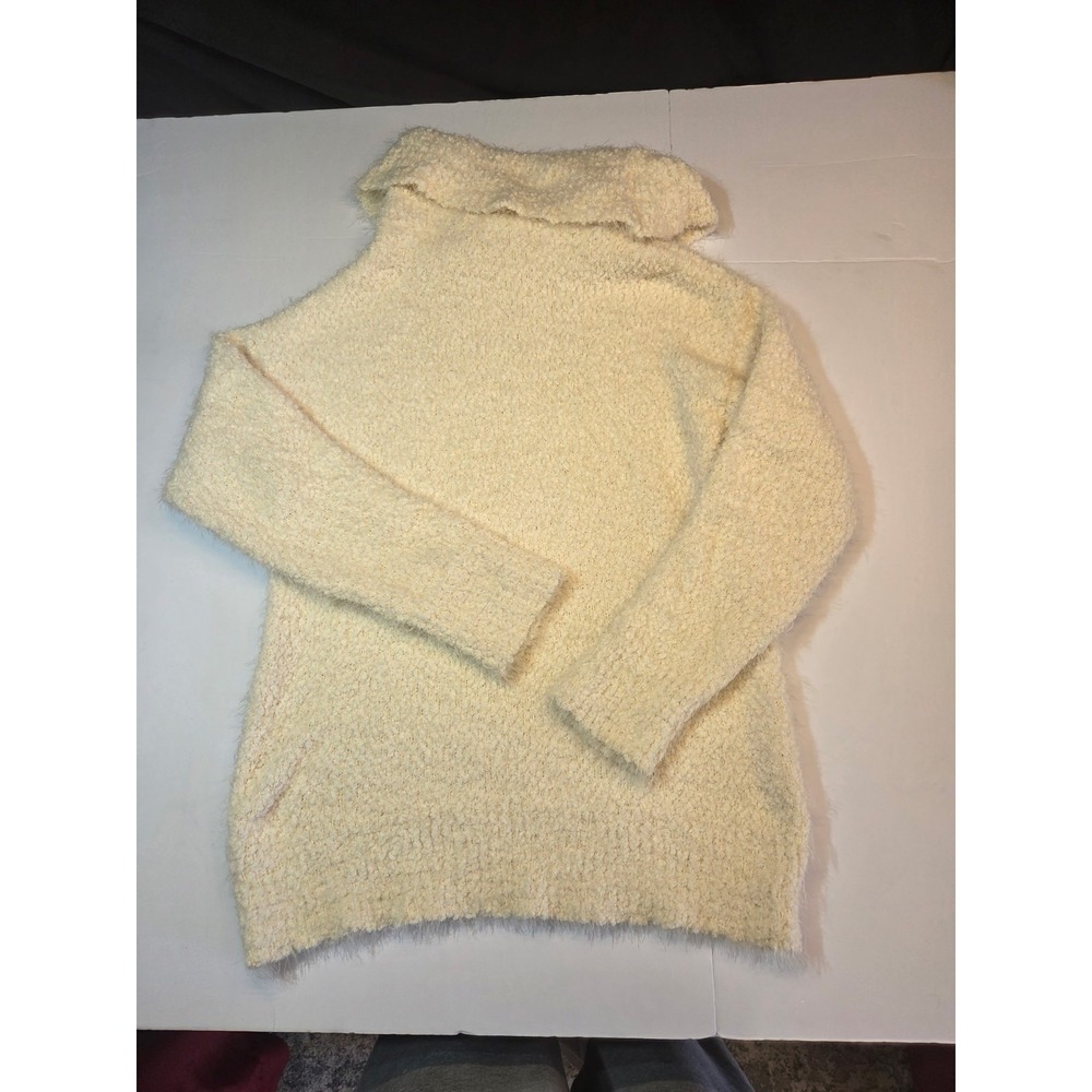 421 Entro Women's L Cream Fuzzy Knit Turtleneck Sweater Cozy Oversized